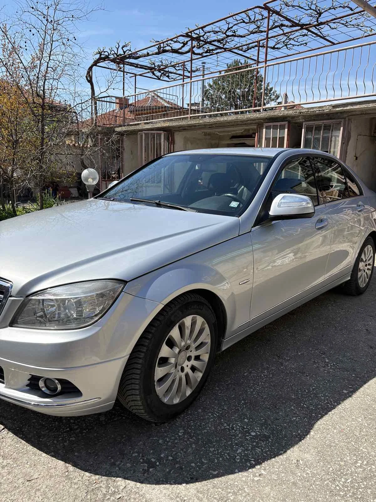 Mercedes-Benz C 220, снимка 10 - Автомобили и джипове - 54308896