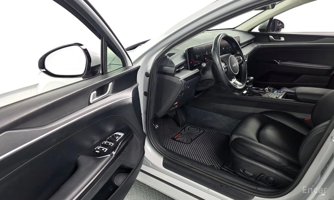 Kia K5, снимка 10 - Автомобили и джипове - 54768093