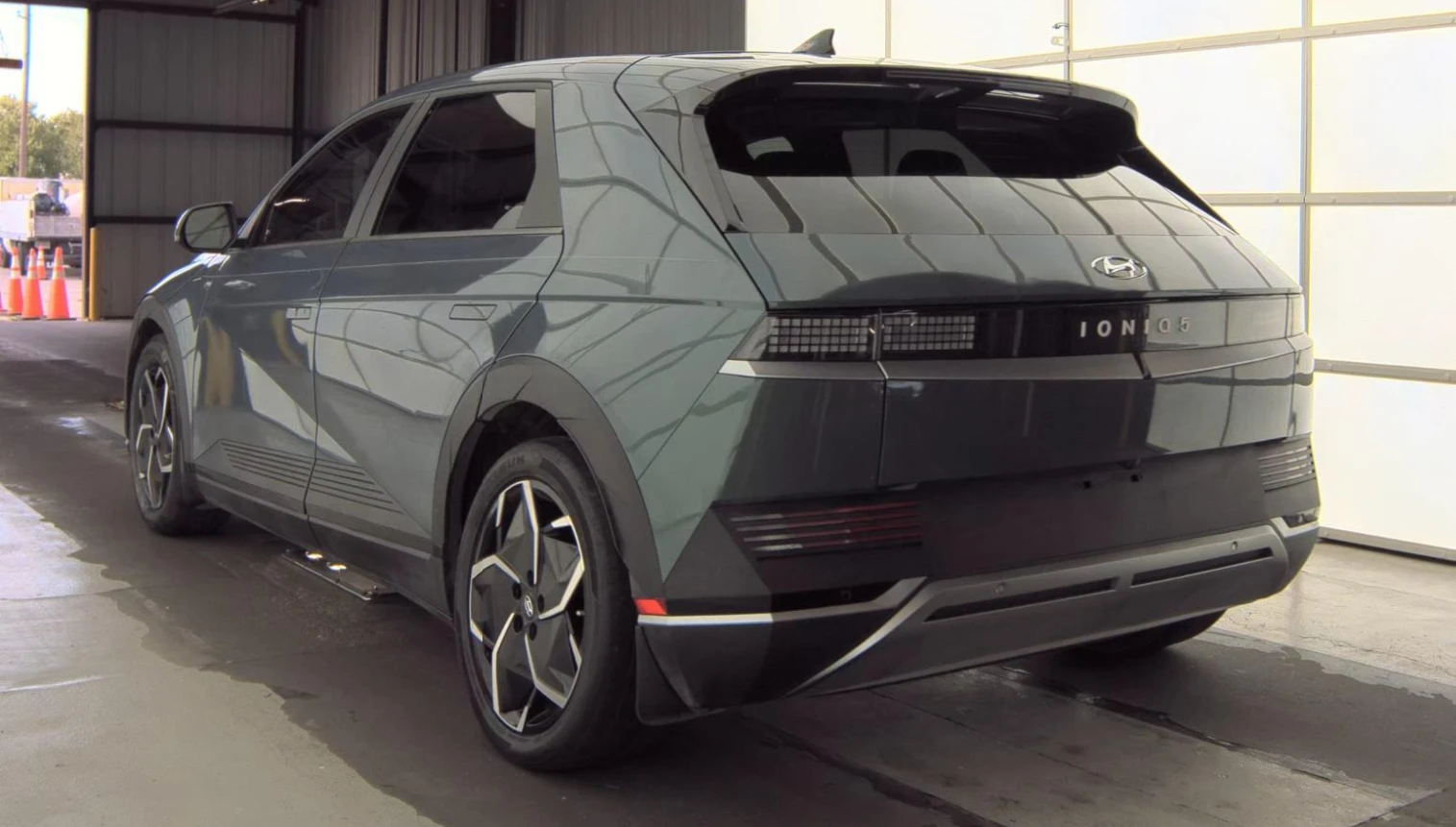 Hyundai Ioniq 5 SE, снимка 4 - Автомобили и джипове - 54840626