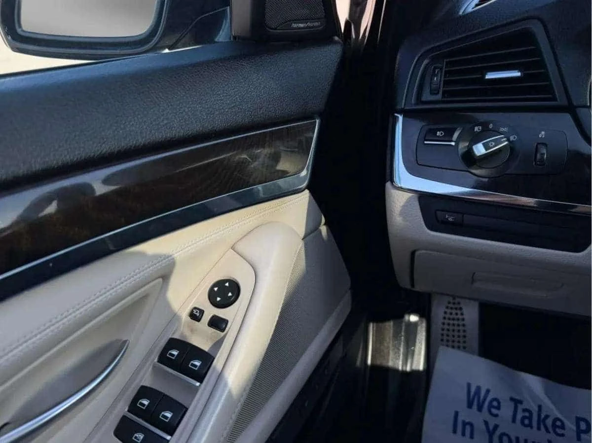 BMW 535 * 535i xDrive M Sport Pkg Navi Camera * CARFAX * Ц, снимка 16 - Автомобили и джипове - 54935145