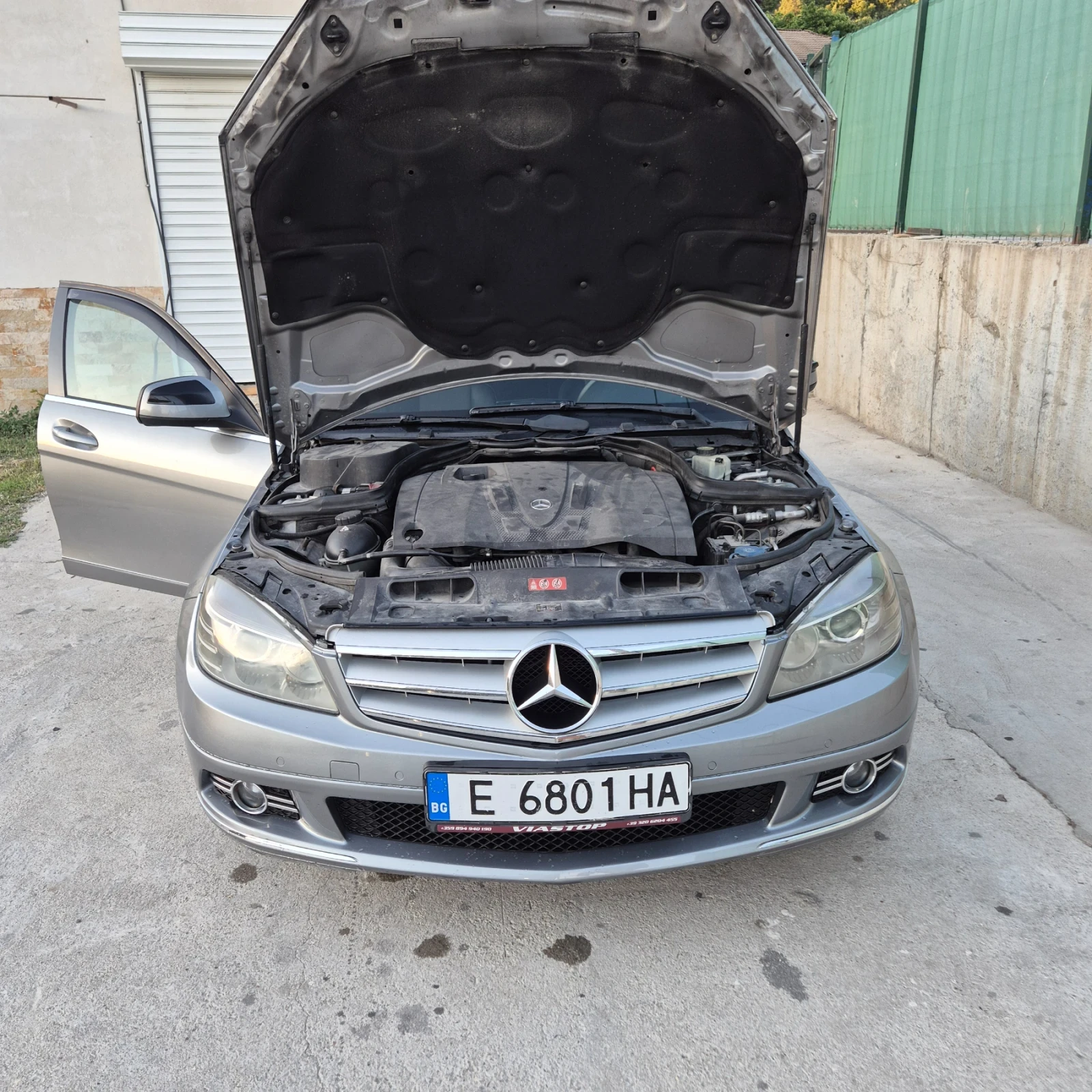 Mercedes-Benz C 220, снимка 2 - Автомобили и джипове - 55268552