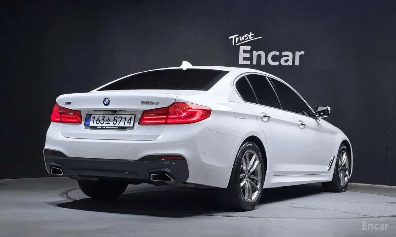 BMW 520 * xDrive M Sport Package * DISTRONIC, снимка 2 - Автомобили и джипове - 55571748