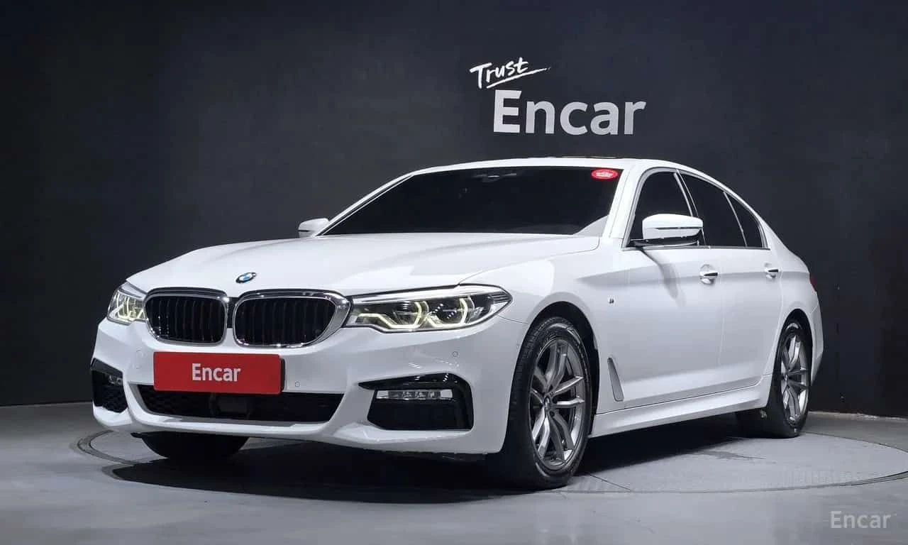 BMW 520 * xDrive M Sport Package * DISTRONIC
