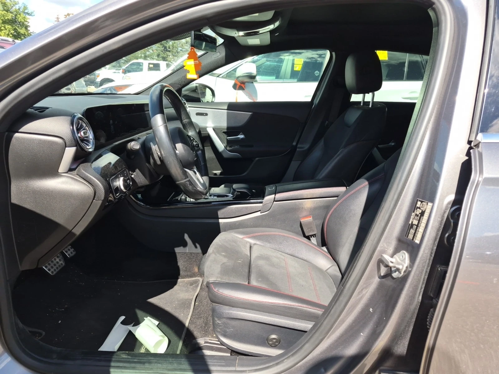 Mercedes-Benz A 220 * CARFAX * ДИСТРОНИК * АЛКАНТАРА * ПАНОРАМА, снимка 7 - Автомобили и джипове - 55886606
