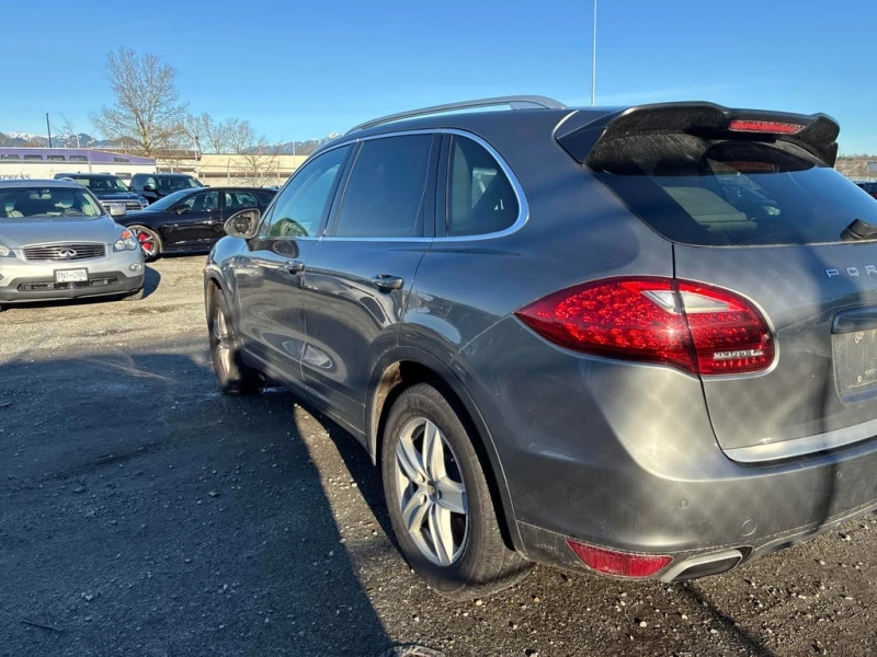 Porsche Cayenne 2013 * AWD 4dr * ОТ ПРЕДСТАВИТЕЛСТВО, снимка 3 - Автомобили и джипове - 53122884