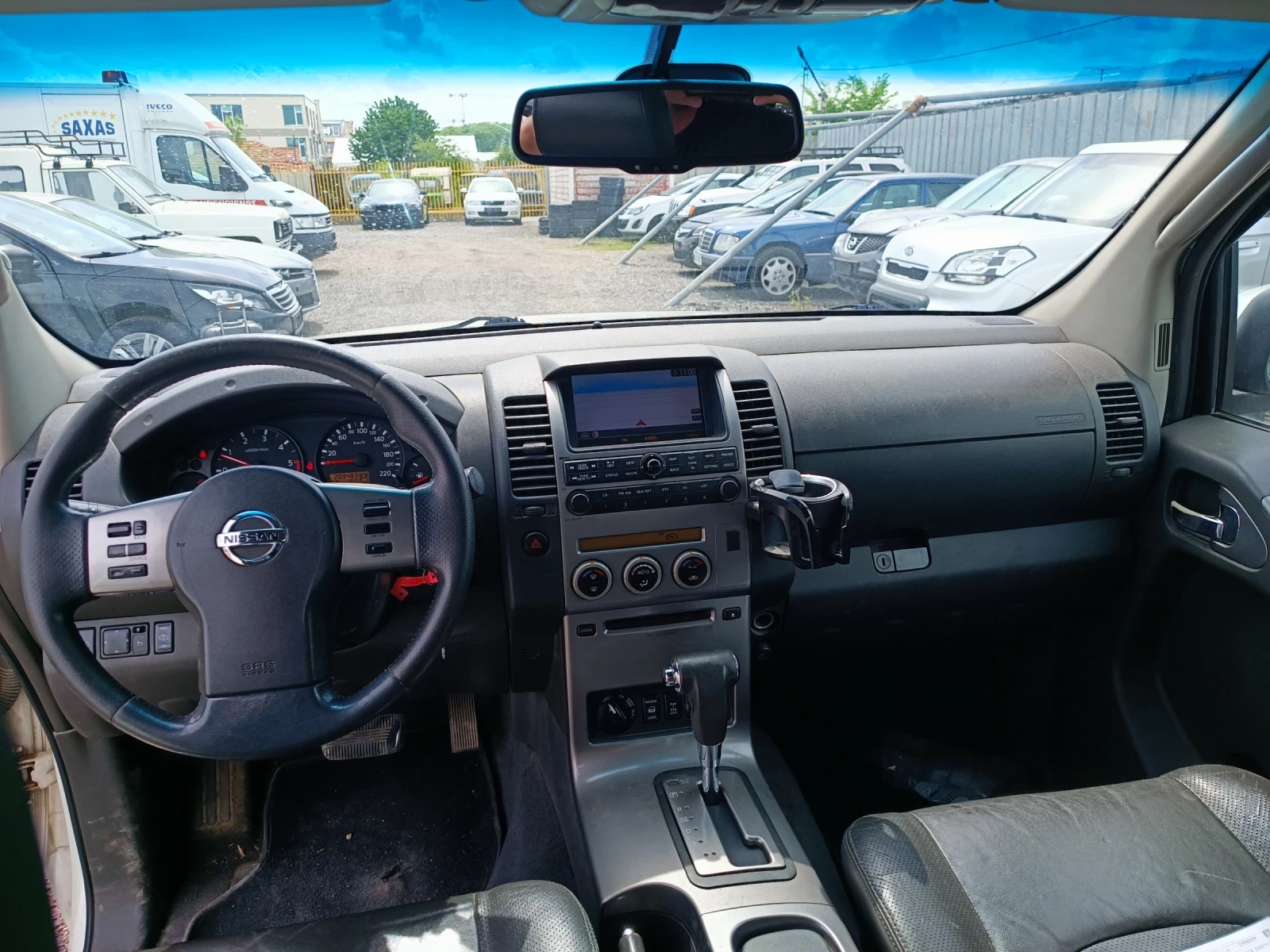 Nissan Navara 2.5dci NAVI AUTOMATIC КОЖА БЛОКАЖ ИТАЛИЯ ШИБИДАХ  - изображение 10