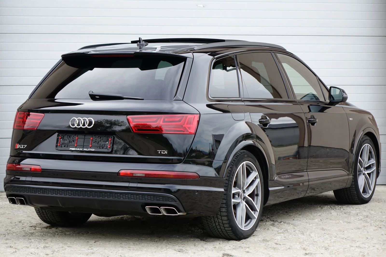 Audi SQ7 3XS-LINE* RS* LED LIGHTS* PANO* 360*  - изображение 8