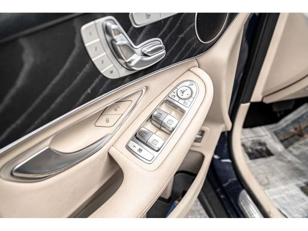 Mercedes-Benz GLC 300 АМГ ПАКЕТ/4MATIC/ SUV /360/Подгрев/Пано/Дистроник/, снимка 9 - Автомобили и джипове - 53976063