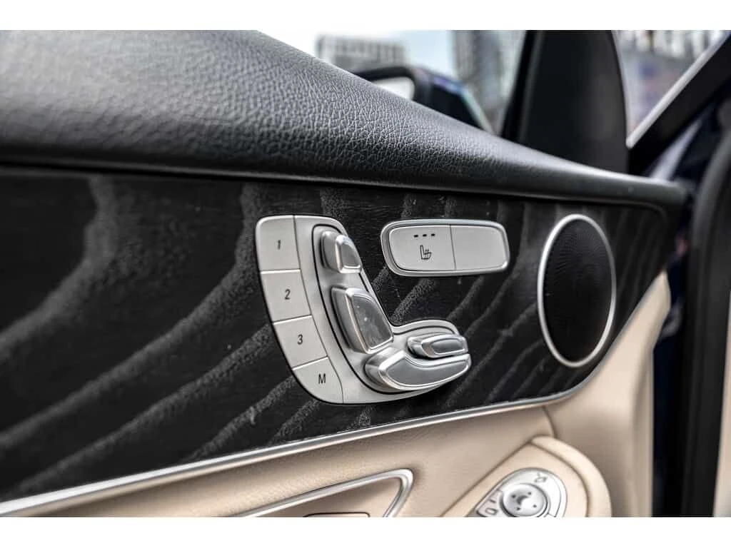 Mercedes-Benz GLC 300 АМГ ПАКЕТ/4MATIC/ SUV /360/Подгрев/Пано/Дистроник/, снимка 10 - Автомобили и джипове - 53976063