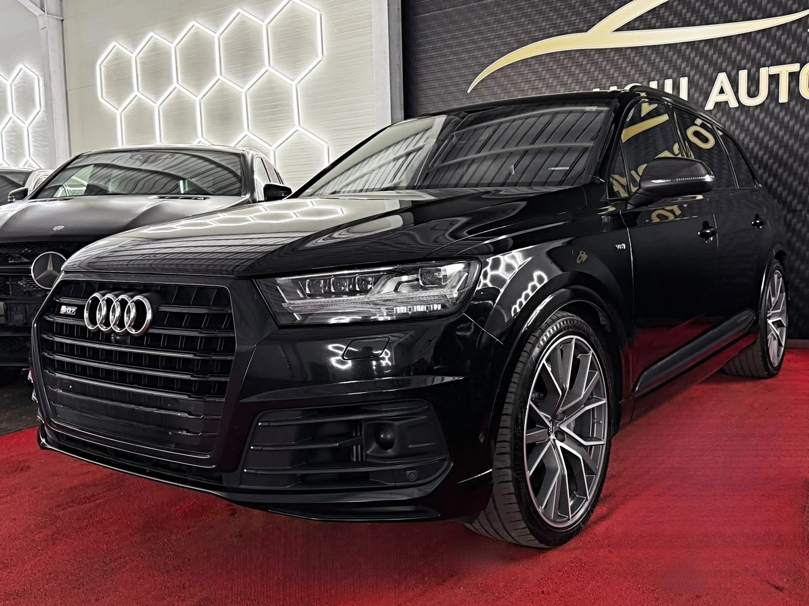 Audi SQ7 Audi Sq7 Ceramic 3xTv Panorama bang & Olufsen , снимка 4 - Автомобили и джипове - 56259685