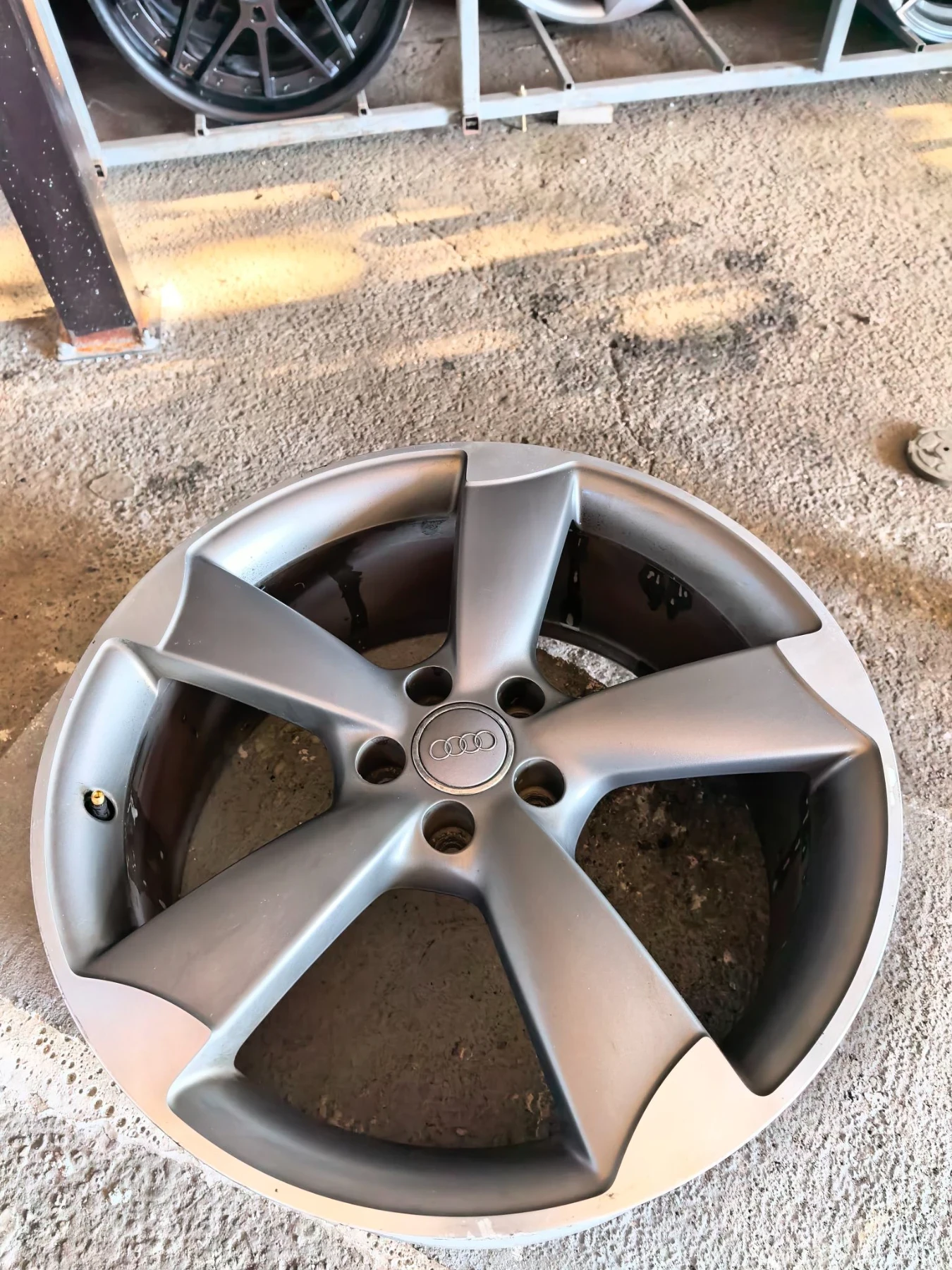 Джанти за Audi, снимка 2 - Гуми и джанти - 55752554