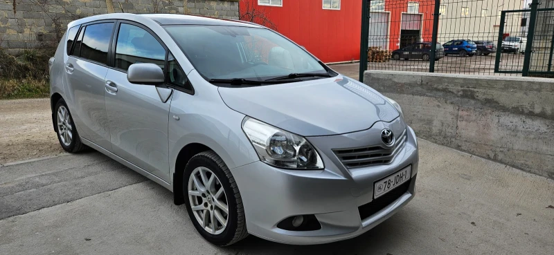 Toyota Verso 1.8, кожа, камера, кей лес, панорама, подгрев, снимка 1 - Автомобили и джипове - 48149350