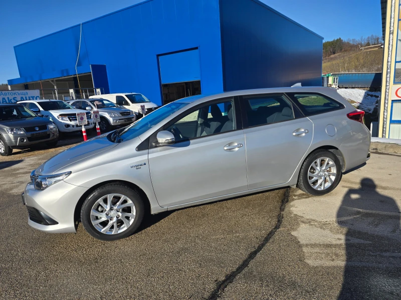 Toyota Auris 1.8 HYBRID/99ps, снимка 2 - Автомобили и джипове - 48449314