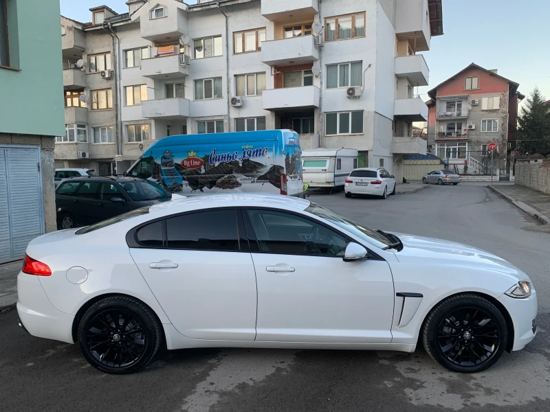 Jaguar Xf 2.2 Full, снимка 10 - Автомобили и джипове - 48825682