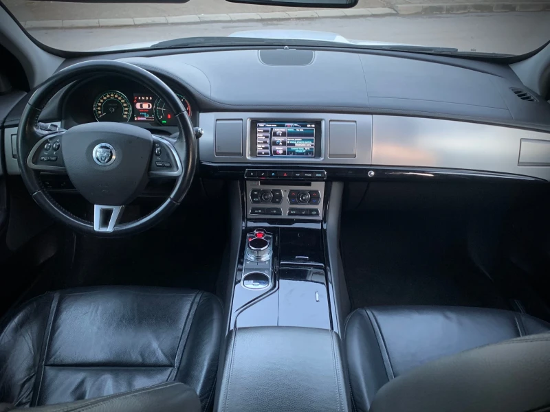 Jaguar Xf 2.2 Full, снимка 16 - Автомобили и джипове - 48825682