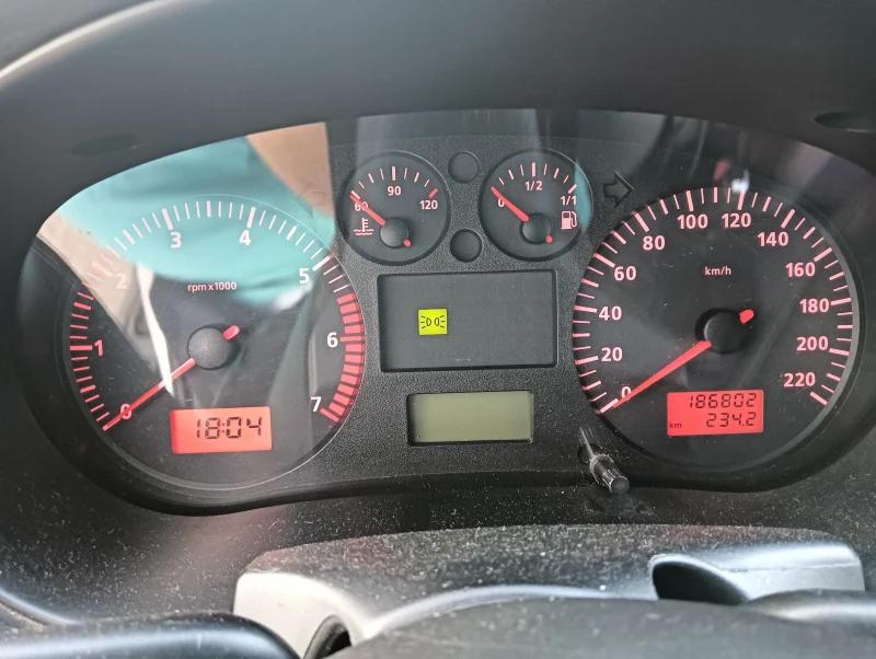 Seat Ibiza 1.4 i klima, снимка 7 - Автомобили и джипове - 48840417