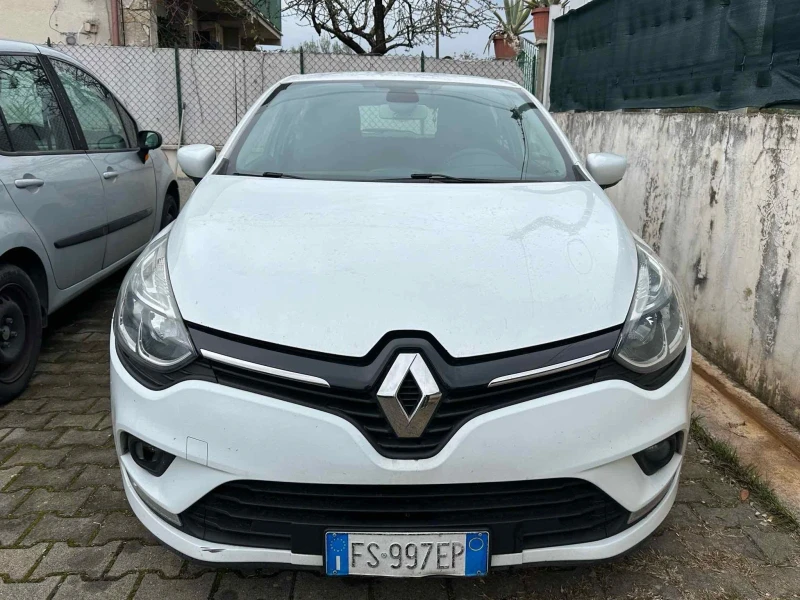 Renault Clio, снимка 1 - Автомобили и джипове - 49598269