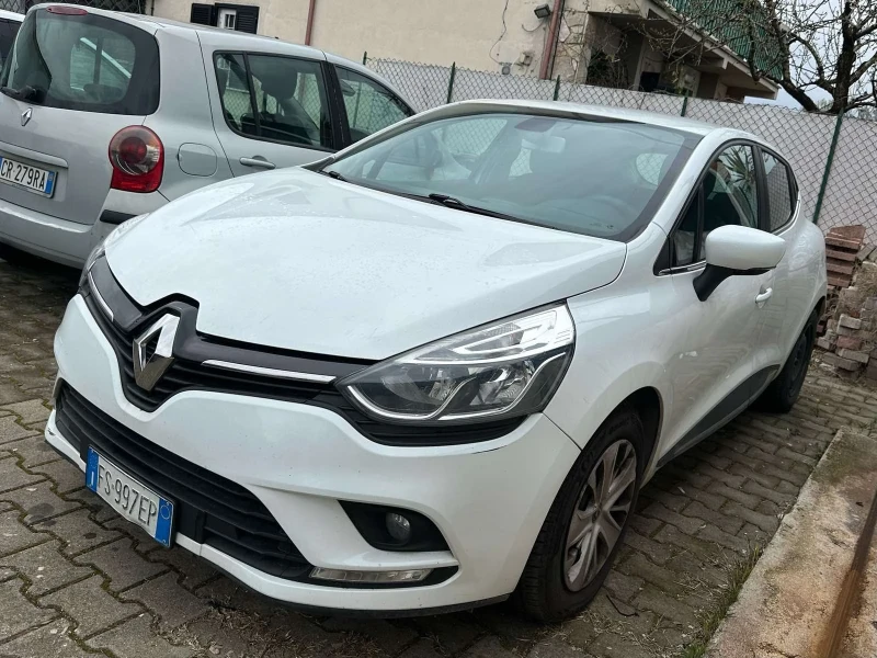 Renault Clio, снимка 4 - Автомобили и джипове - 49598269