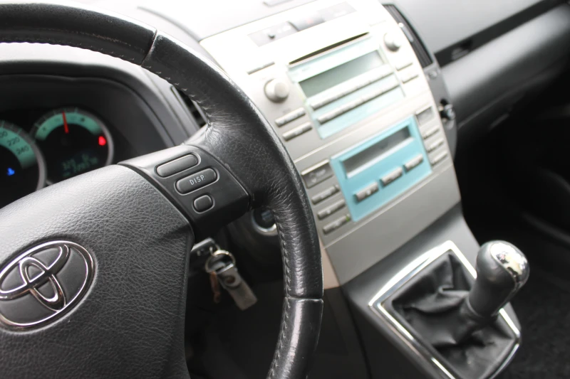 Toyota Corolla verso ИТАЛИЯ , НОВ ВНОС, снимка 13 - Автомобили и джипове - 49861078