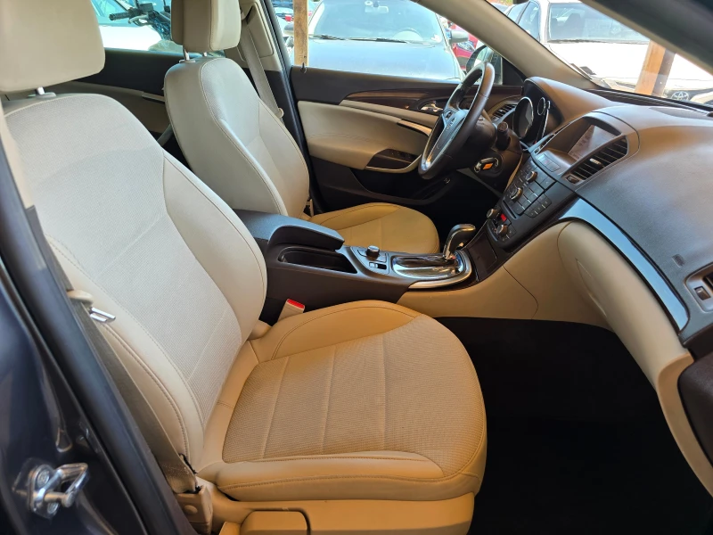 Opel Insignia 2.0CDTi/Авт./4x4/Лизинг/Швейцария, снимка 16 - Автомобили и джипове - 51909282