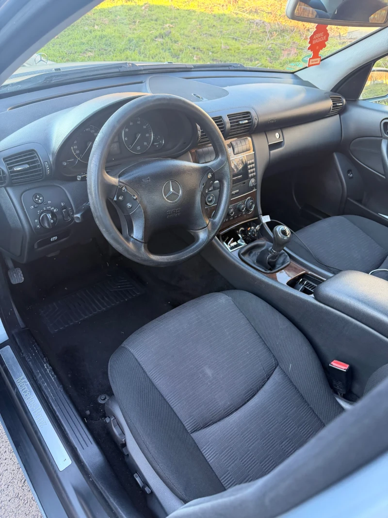 Mercedes-Benz C 180 Kompressor, снимка 4 - Автомобили и джипове - 52929141