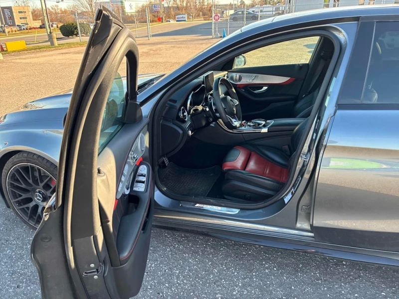 Mercedes-Benz C 63 AMG * 63 S * CARFAX * БЕЗ ПЪРВОНАЧАЛНА ВНОСКА, снимка 12 - Автомобили и джипове - 53091825