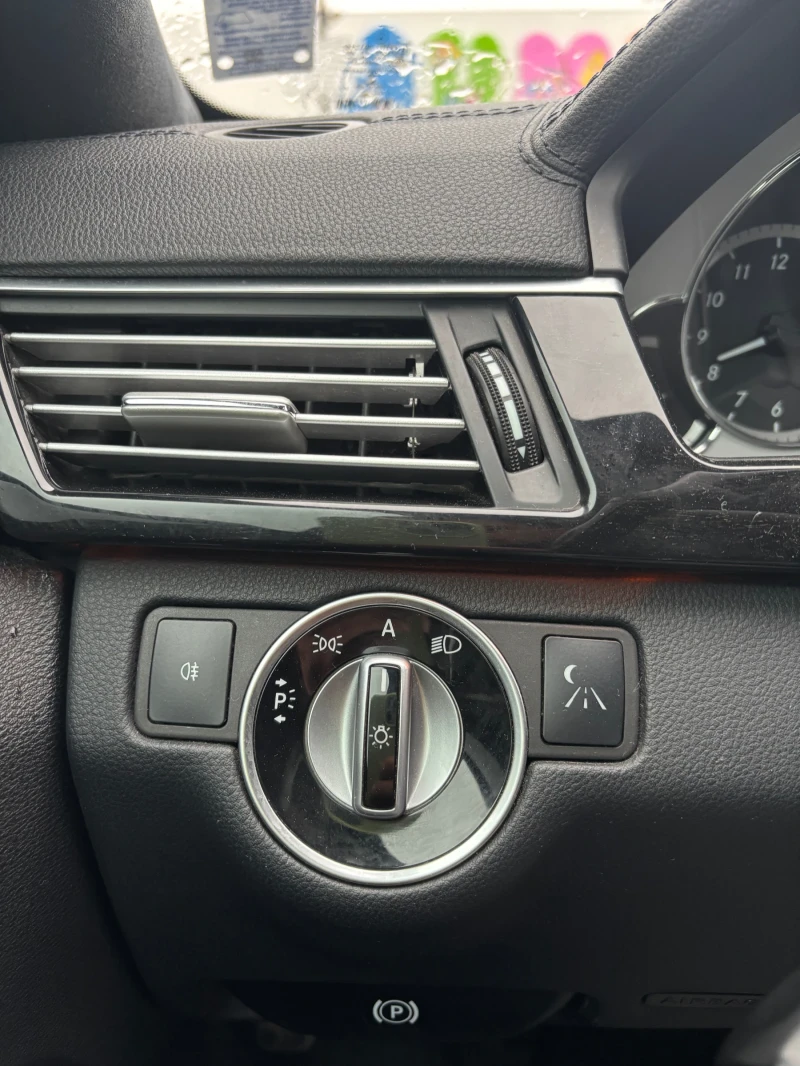 Mercedes-Benz E 350 Avantgarde, снимка 13 - Автомобили и джипове - 53292330