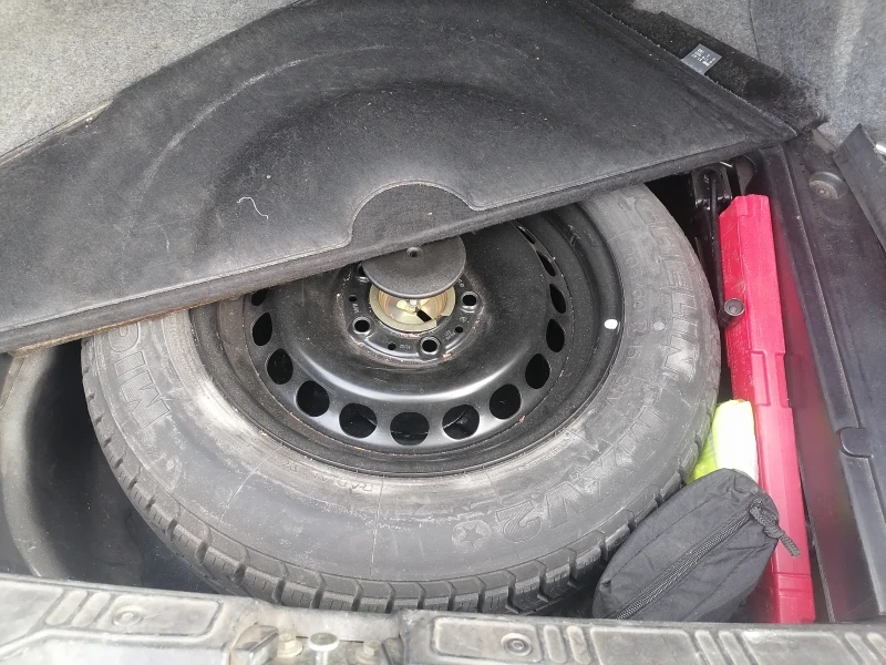 BMW 320, снимка 11 - Автомобили и джипове - 53359046