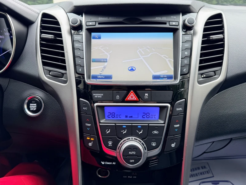 Hyundai I30 1.6crdi PREMIUM PANORAMA NAVI KEYLESS KAMERA KOJA, снимка 17 - Автомобили и джипове - 53370530