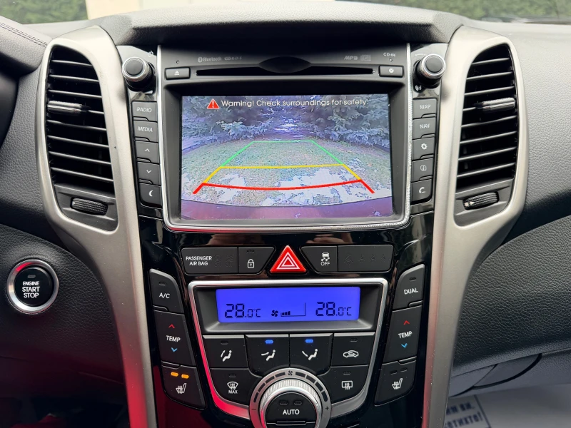 Hyundai I30 1.6crdi PREMIUM PANORAMA NAVI KEYLESS KAMERA KOJA, снимка 16 - Автомобили и джипове - 53370530