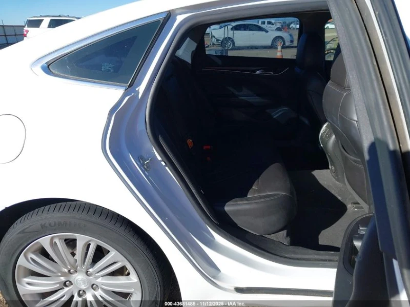 Buick Lacrosse 2.5l Essence, снимка 7 - Автомобили и джипове - 53397518