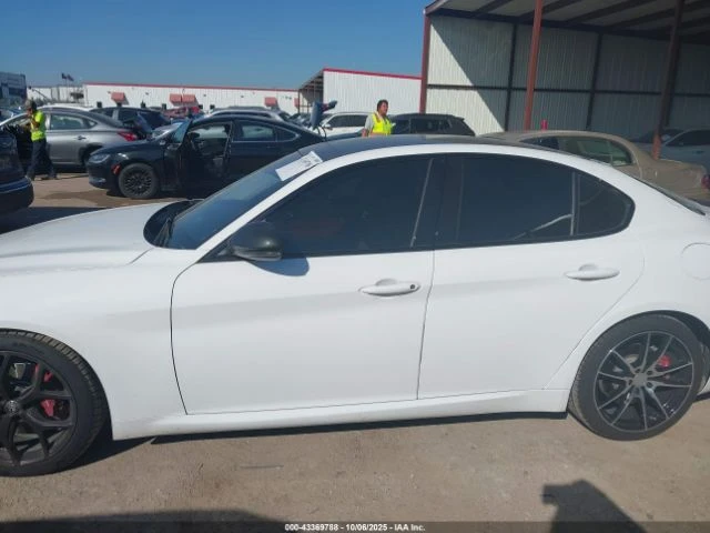 Alfa Romeo Giulia Ti 280кс * Възможност за Лизинг*  - изображение 8