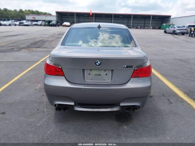 BMW M5 V10* ПОДГРЕВ* ОБДУХВАНЕ* ШИБИДАХ* HEAD-UP* , снимка 16 - Автомобили и джипове - 55642606