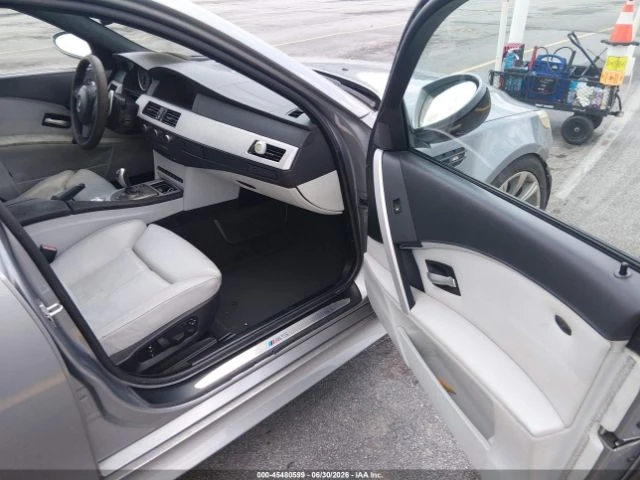 BMW M5 V10* ПОДГРЕВ* ОБДУХВАНЕ* ШИБИДАХ* HEAD-UP* , снимка 5 - Автомобили и джипове - 55642606