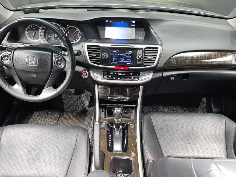 Honda Accord 2.4 9Th Gen , снимка 7 - Автомобили и джипове - 55796181