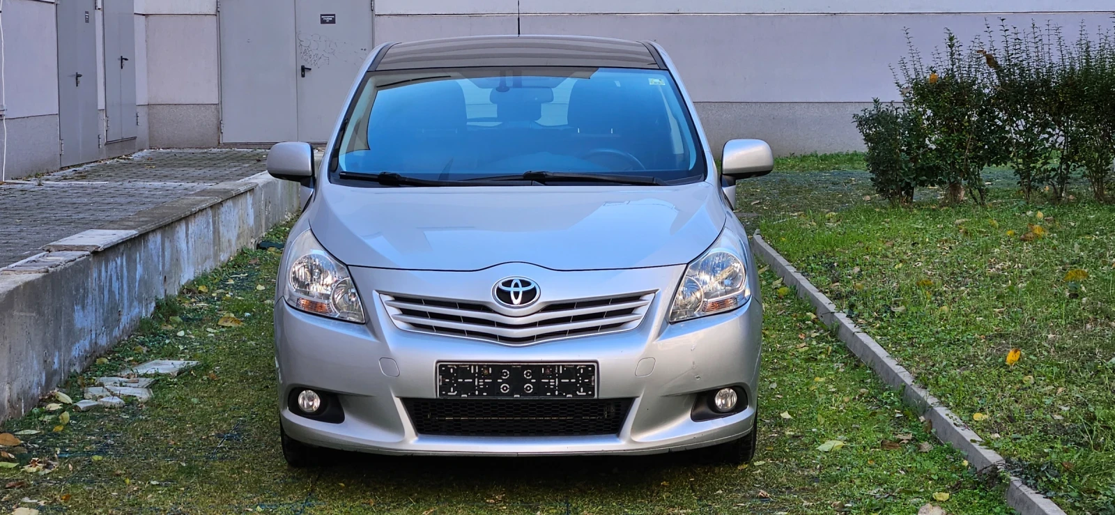 Toyota Verso 1.8, кожа, камера, кей лес, панорама, подгрев - изображение 3