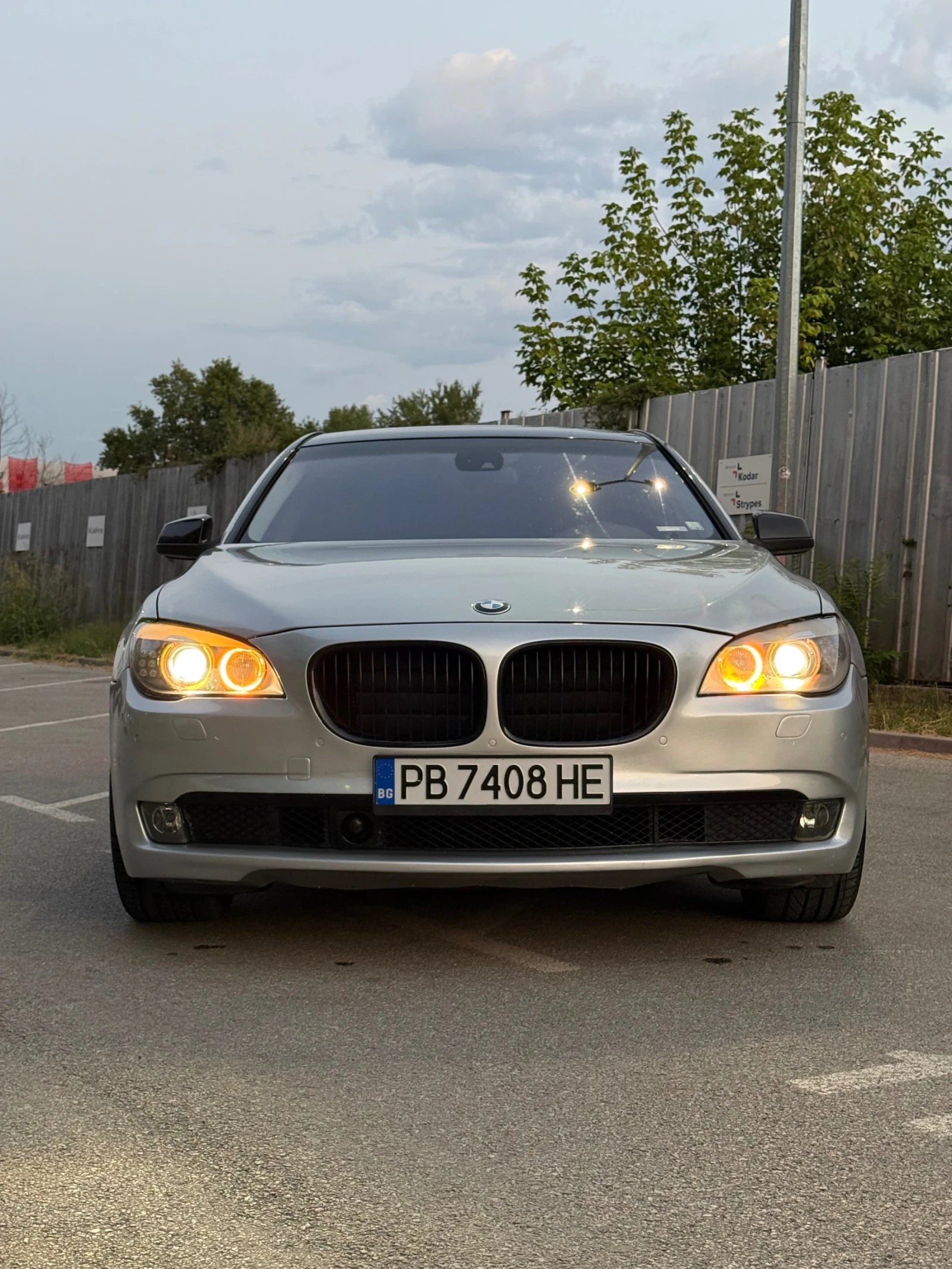 BMW 740  - изображение 2