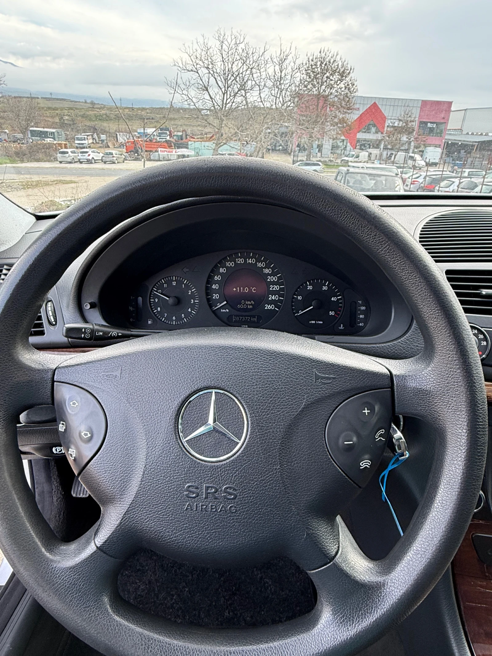 Mercedes-Benz E 220 Automat 2.2cdi 150кс 287000км, снимка 13 - Автомобили и джипове - 53734287