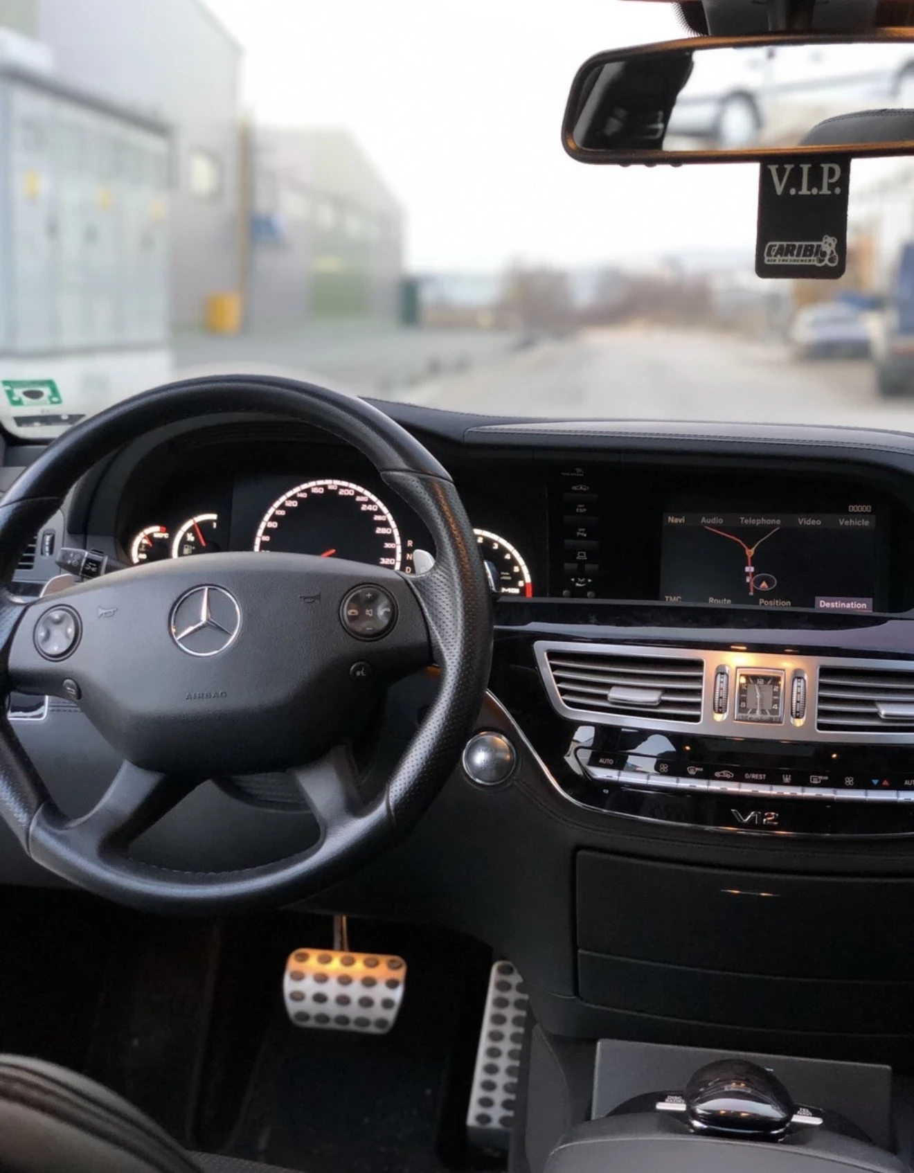 Mercedes-Benz S 65 AMG Designo/Панорама/Full/612к.с./Бартер/Лизинг!!, снимка 10 - Автомобили и джипове - 54098097