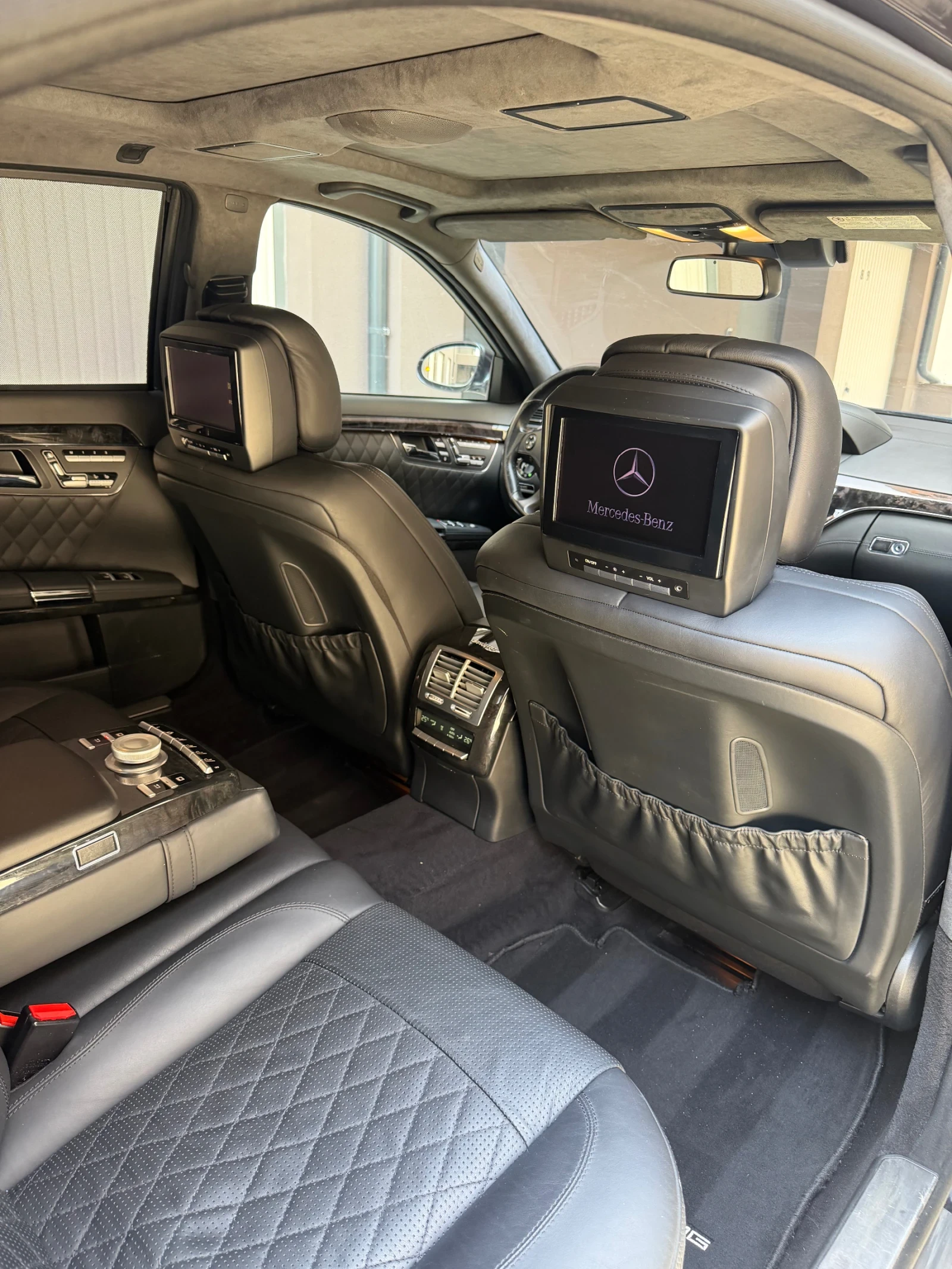 Mercedes-Benz S 65 AMG Designo/Панорама/Full/612к.с./Бартер/Лизинг!!, снимка 12 - Автомобили и джипове - 54098097