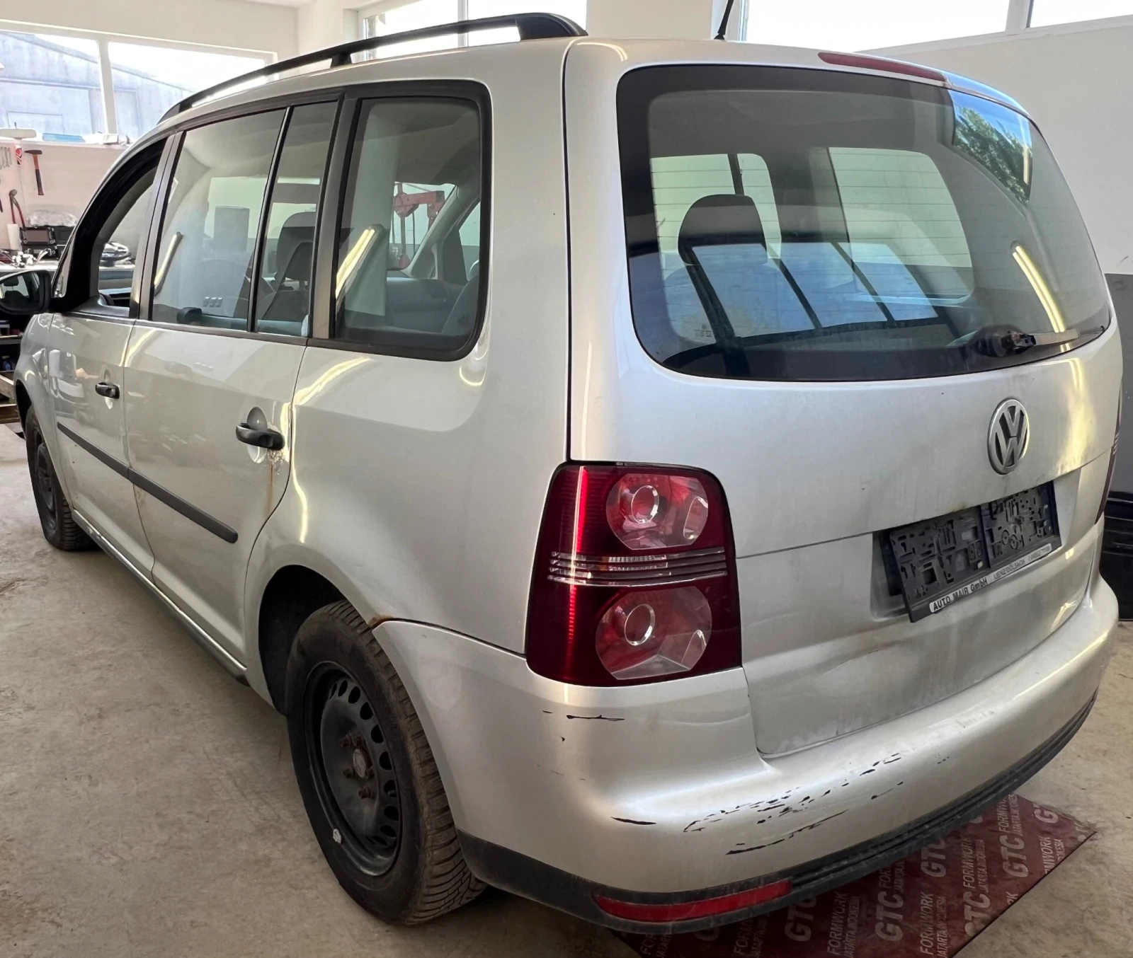 VW Touran 1.9TDi BLS 6ск, снимка 2 - Автомобили и джипове - 54306562