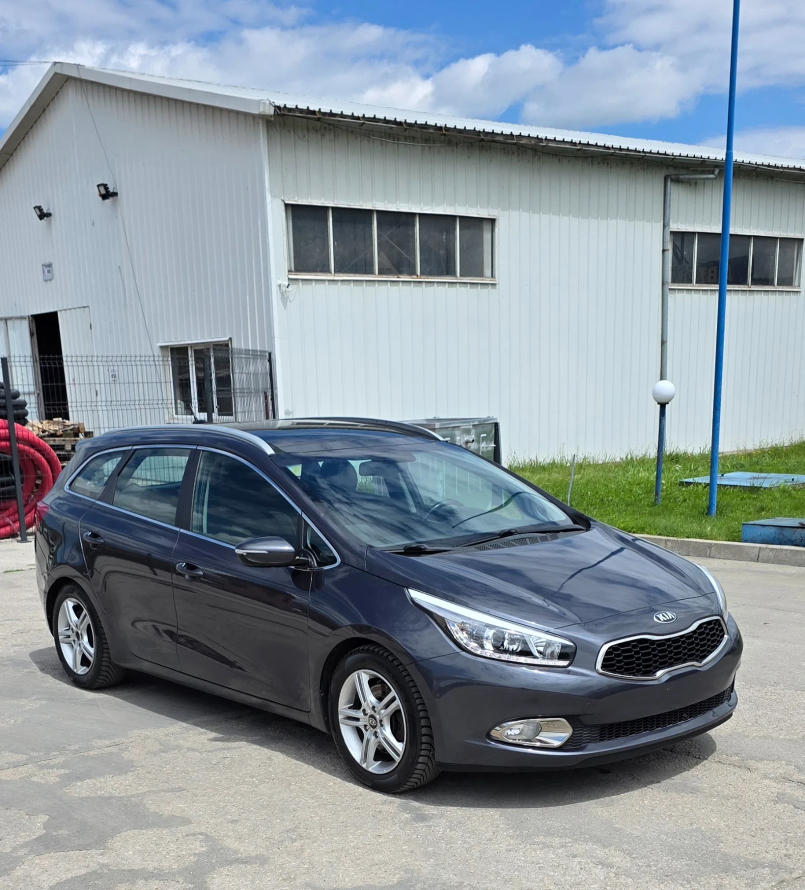 Kia Ceed 1.6 GDI 136�.�. ������, ���������, ��������, ����� | Mobile.bg � ����������� 3