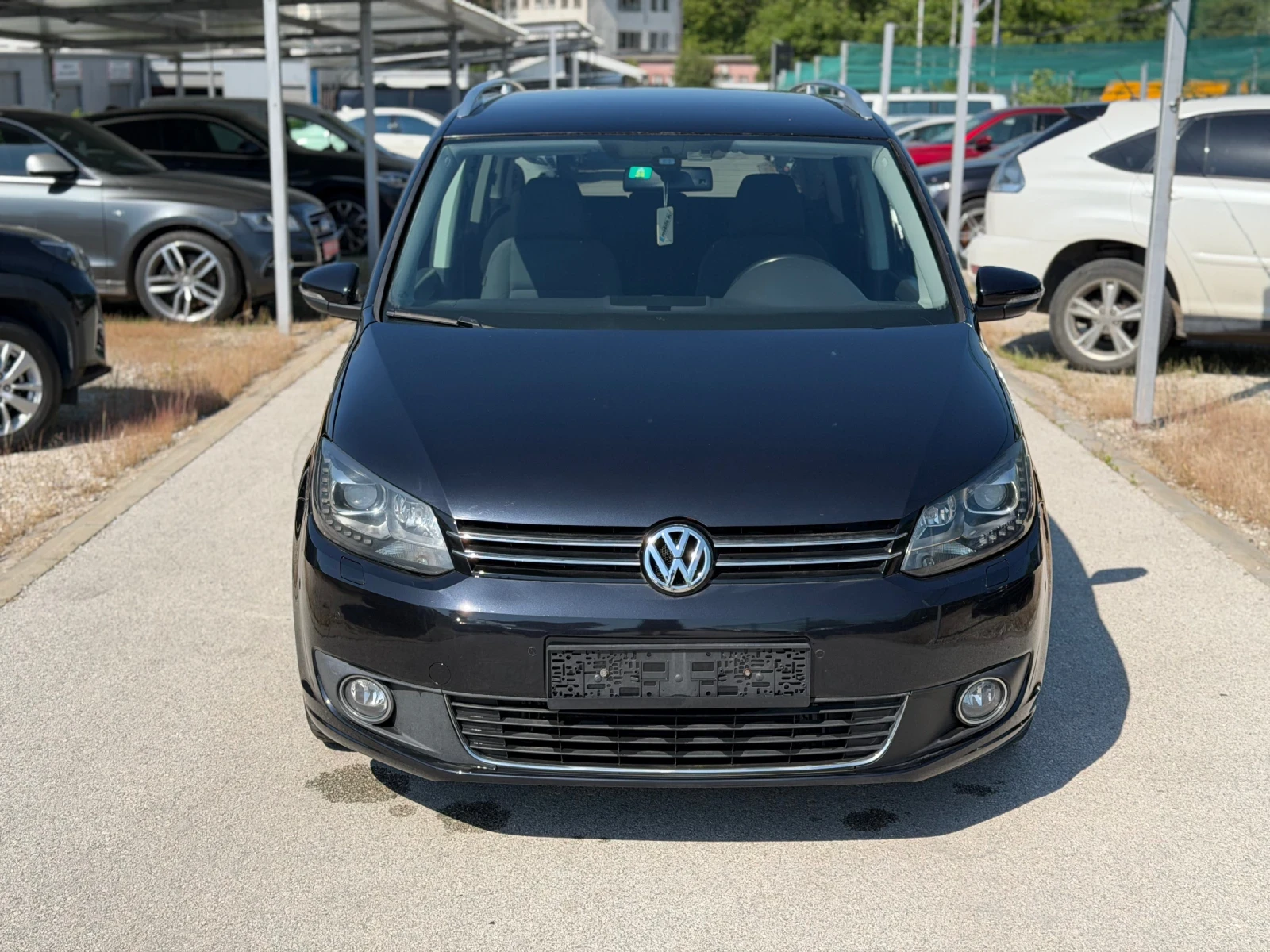 VW Touran 2.0 TDI Швейцария 7 местен, снимка 3 - Автомобили и джипове - 54677560