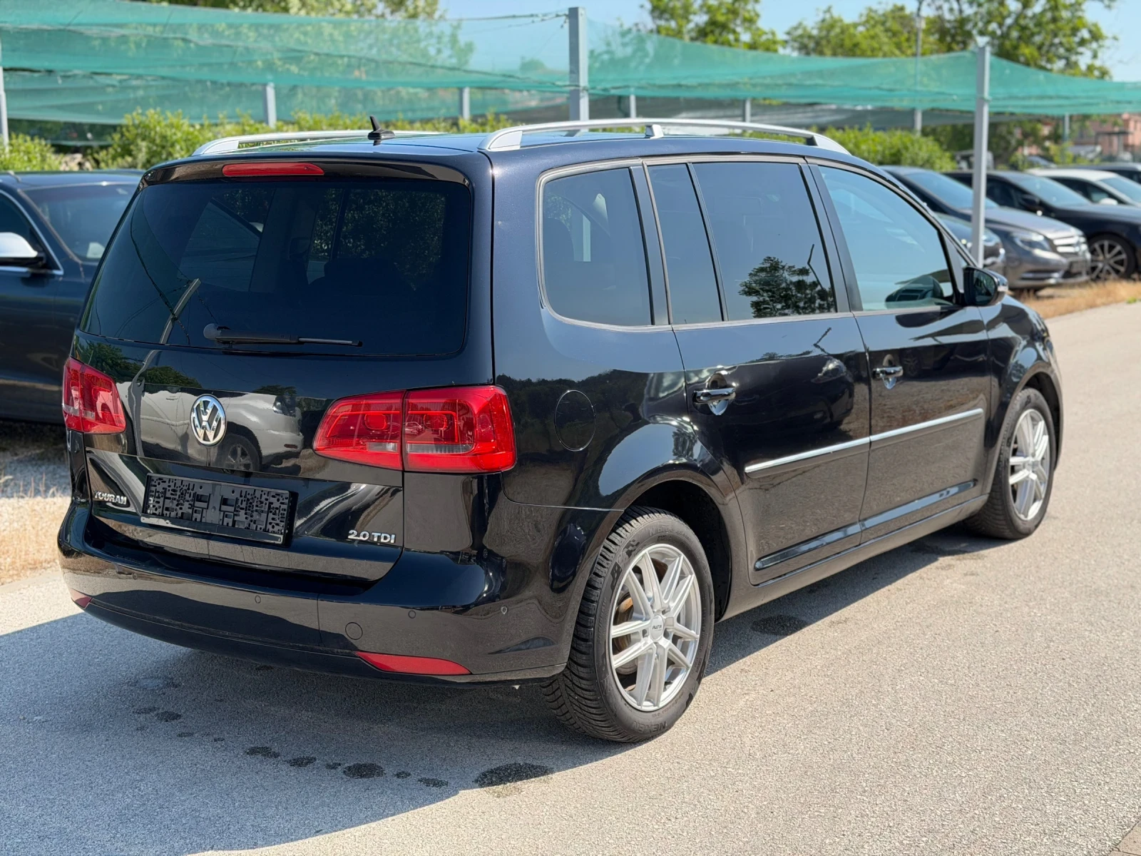 VW Touran 2.0 TDI Швейцария 7 местен, снимка 5 - Автомобили и джипове - 54677560