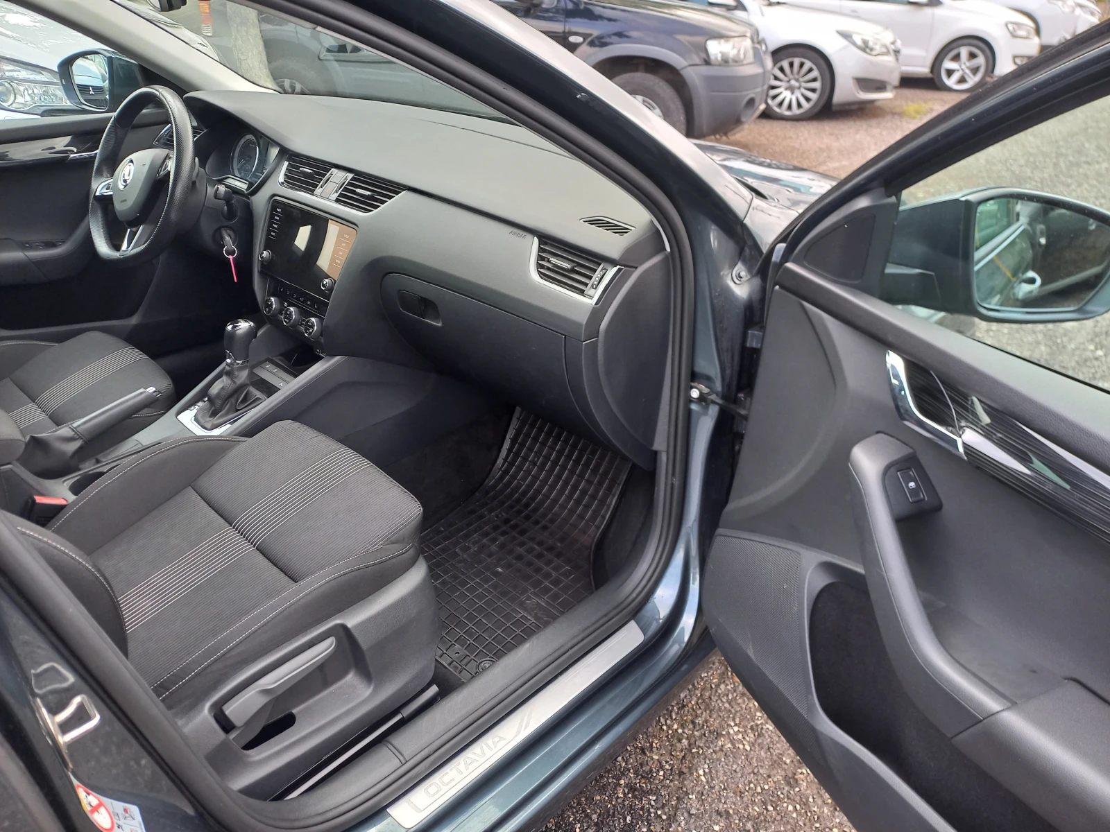 Skoda Praktik G-Tech, снимка 8 - Автомобили и джипове - 54787958