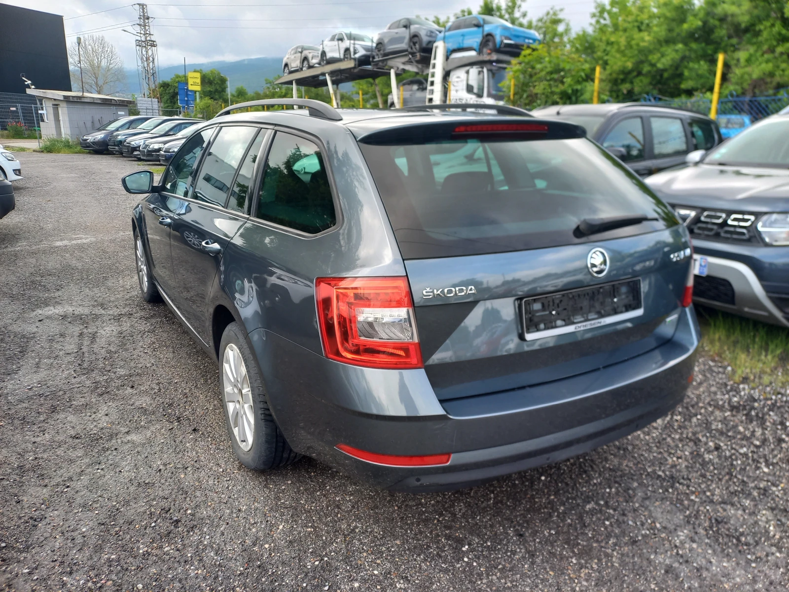 Skoda Praktik G-Tech, снимка 4 - Автомобили и джипове - 54787958