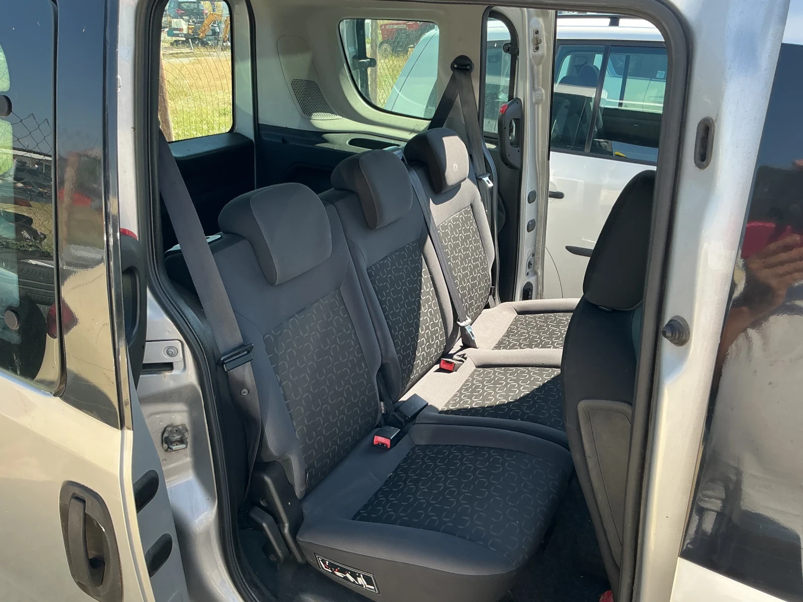 Fiat Doblo 1.6jtd, снимка 6 - Автомобили и джипове - 54863490