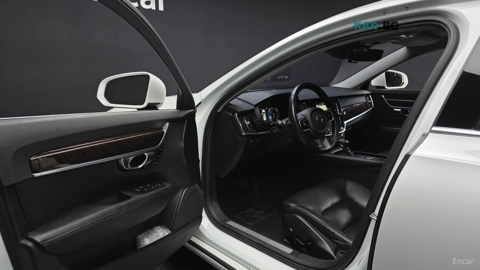 Volvo S90 MOMENTUM* AWD* ПОДГРЕВ* КАМЕРА* ХЕДЪП* ШИБИДАХ* , снимка 8 - Автомобили и джипове - 55740643