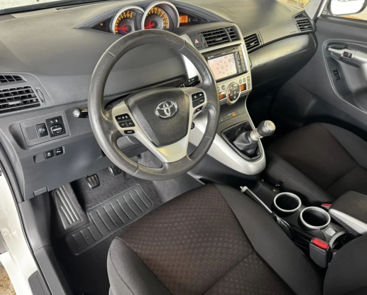 Toyota Verso 1.8 VVT-i* 7 МЕСТА* ПАНОРАМА* EURO 5, снимка 11 - Автомобили и джипове - 55903179