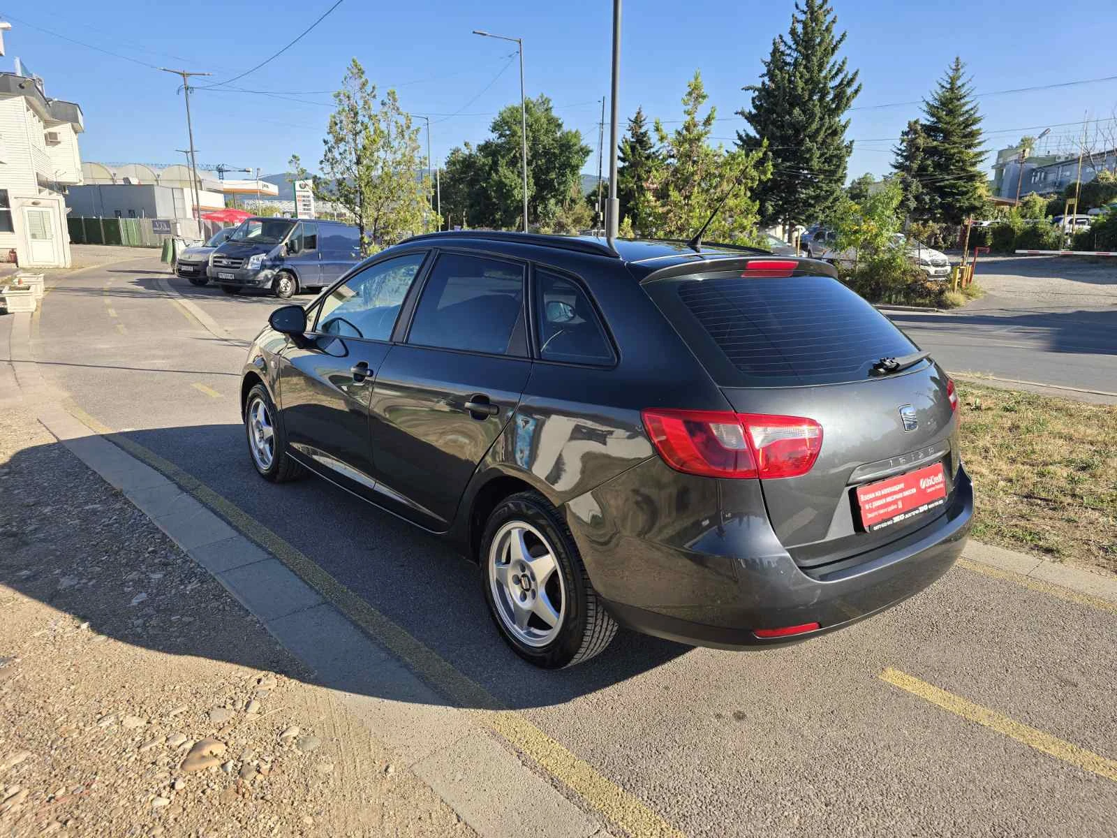 Seat Ibiza 1.4i, снимка 6 - Автомобили и джипове - 55974511